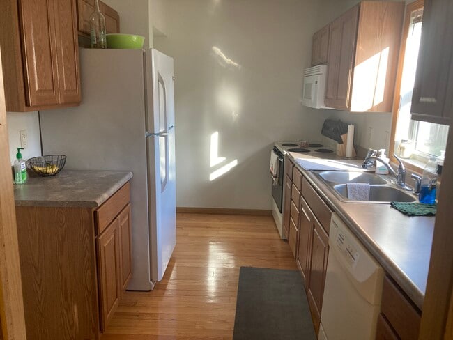 Photo - 2110 Tremont St