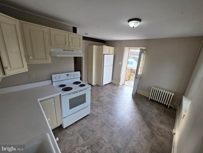 Photo - 2022 E Main St Unit 2