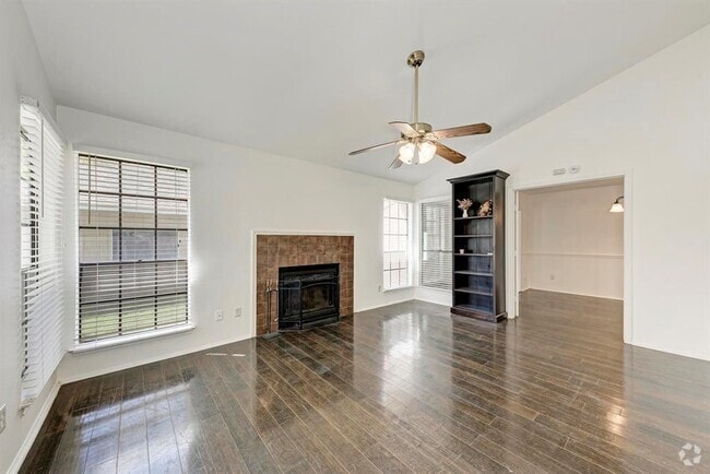Building Photo - 8610 Croydon Loop Rental