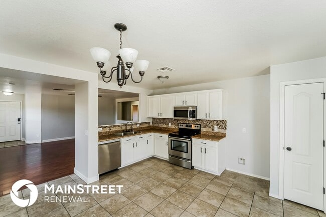 Photo - 2851 E Liverpool