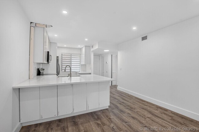 21950 Soundview Terrace Unit 107