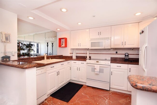 Photo - 2555 Collins Ave Unidad 703