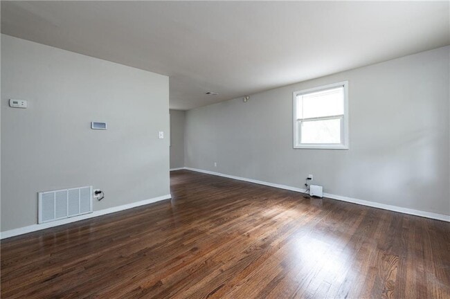 Photo - 3527 Bolfair Dr NW