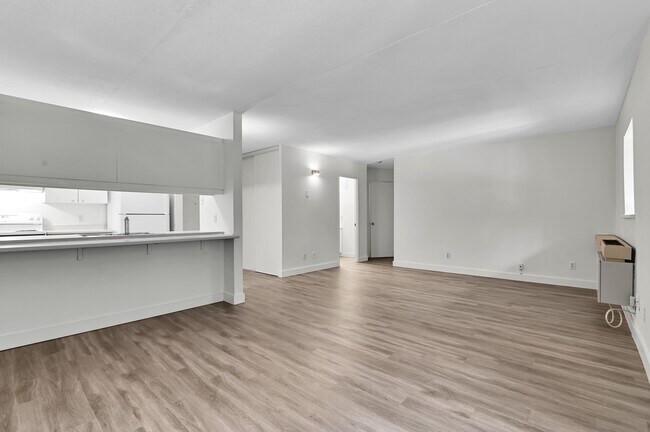 Photo - Christal Place Apartments