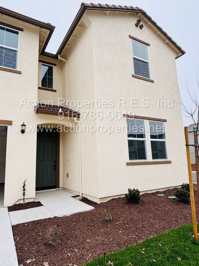 Photo - Action Properties RES inc. Offering Brand New Breckenridge @ Sierra West Solar 5 Bedroom 2793aq f...