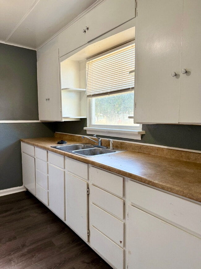 Photo - Steps from Beautiful  Park, Bonus Room & Central Lubbock Living!