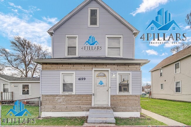 Photo - Spacious 4-Bedroom Home in Hammond, IN wit...