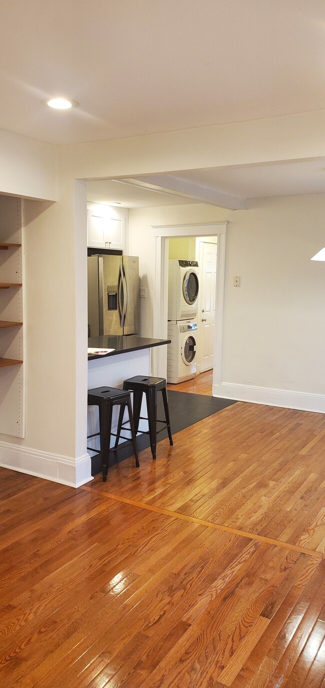 Building Photo - 699 Hyde Park Ave Unit 2