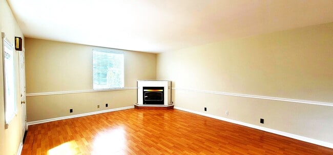 Photo - 711 Imperial Blvd