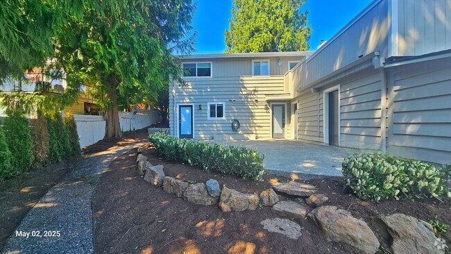 Building Photo - Modern 1 Bed, 1 Bath in Prime Roosevelt Lo... Rental