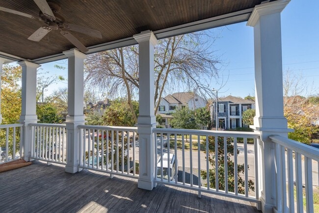 Photo - 734B Allston St