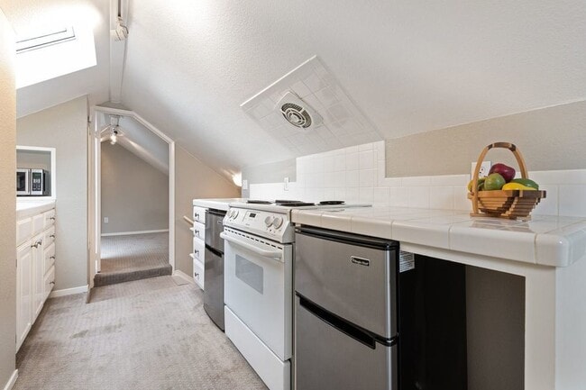 Photo - 330-332 Waverley Street-02 Unit 02