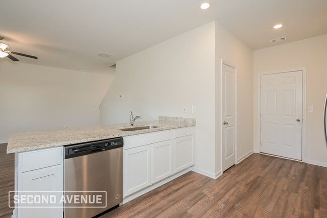 Photo - 726 Woody Dr