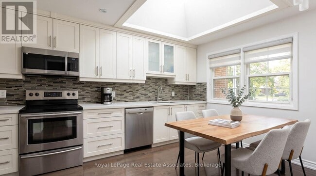 Photo - 130 Grandview Ave