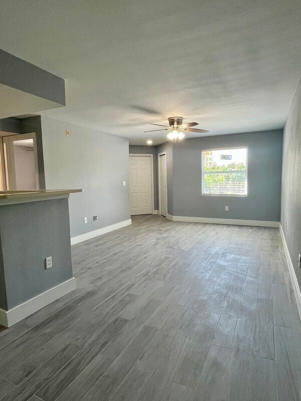 Photo - 3034 Parkway Blvd Unit Apt 305