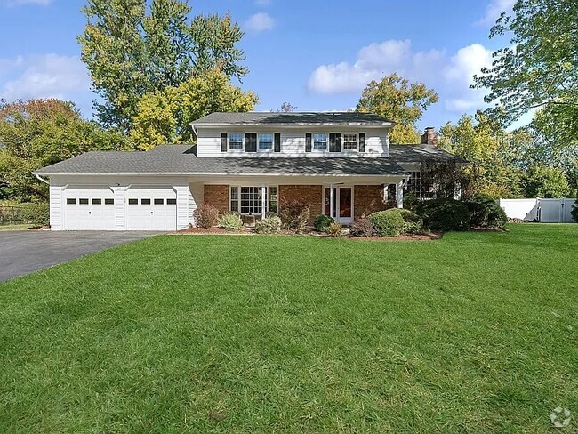 Building Photo - 15 Van Wyck Dr Rental
