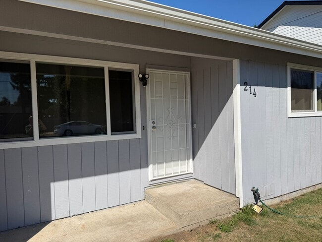 Photo - 214 N 55th St