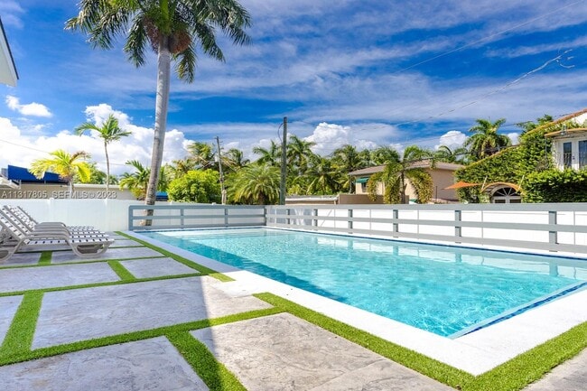 Photo - 1109 Hollywood Blvd