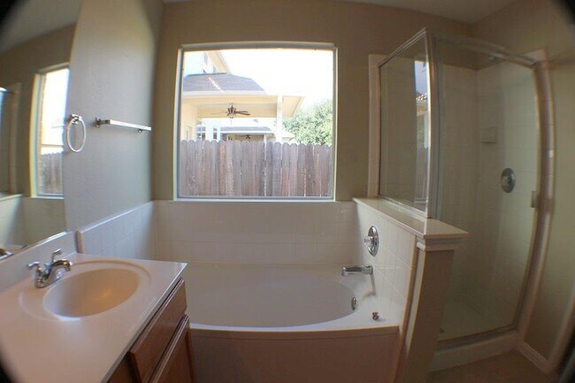 Photo - 2200 Bakers Way