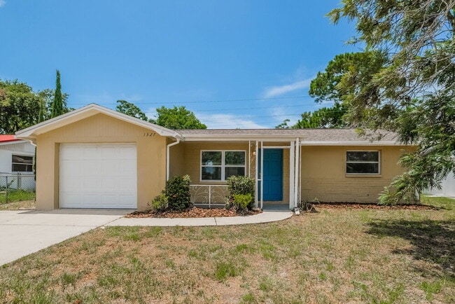 Building Photo - 1327 Dartmouth Dr Rental