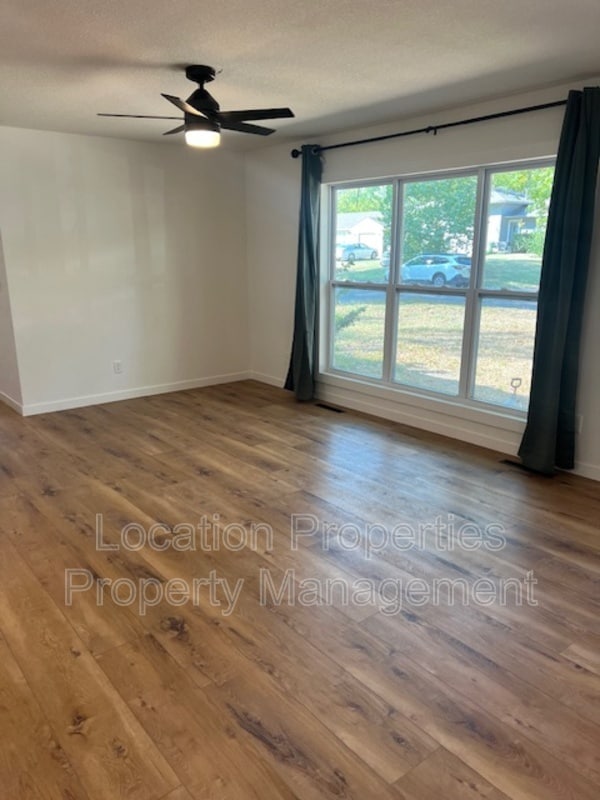 Photo - 1934 Emerald Dr