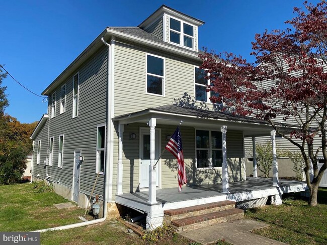 Building Photo - 2605 Maple Ave Rental