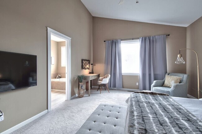 Photo - 615 E Washington St Unidad SI ID1550270P