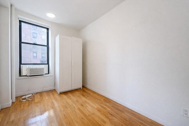 Photo - 401 E 68th St Unit 4B