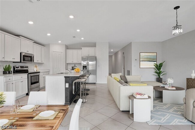 Photo - 418 Pickford Ave