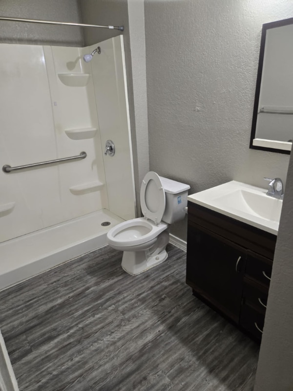 Photo - 1014 Ware Blvd Unidad 304