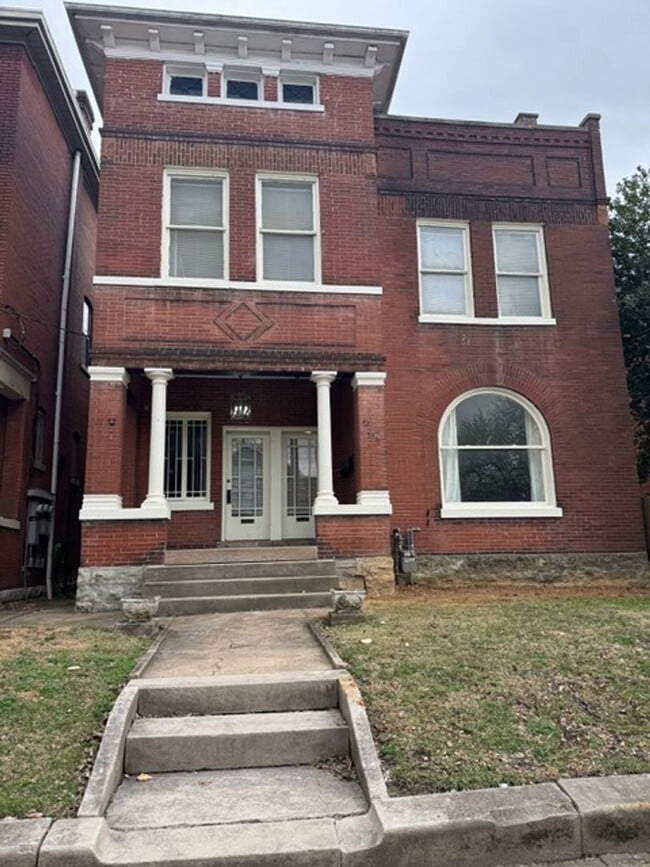 Building Photo - 510 St Catherine St Unit 510 W St. Cath Apt. C