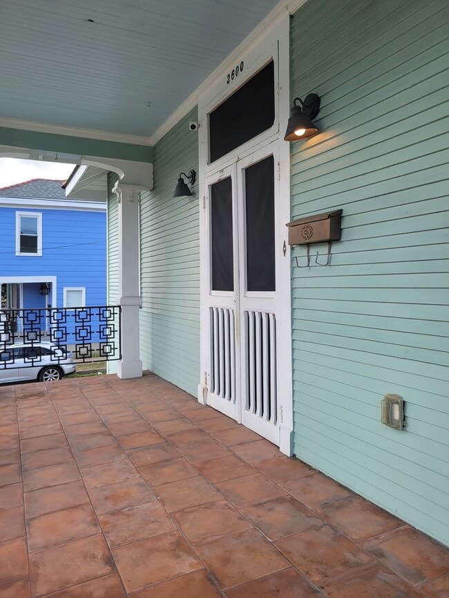 Photo - Spacious 3BD/2.5BA Uptown on Marengo St w/ Huge Backyard