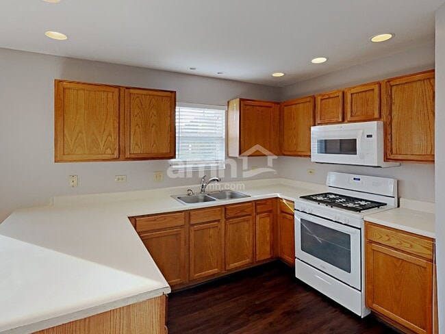 Photo - 5756 Emerald Pointe Dr