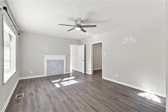 Photo - 1357 Lorenzo Dr SW