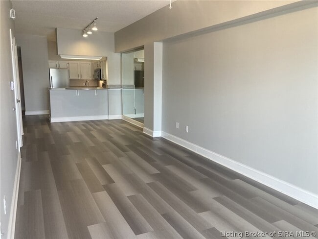 1 Riverpointe Plaza