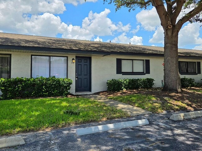 Building Photo - 605 Northlake Blvd Unit 48