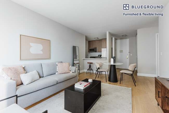 Photo - 345 E 94th St Unidad FL23-ID1677