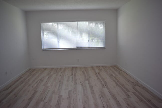 Photo - 151 SE 6th Ave Unidad 14