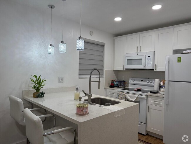 Building Photo - 2024 SE 27th Dr Unit 204C Rental