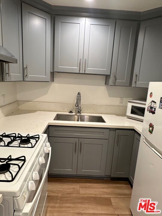 Photo - 428 S Grand View St Unidad 104