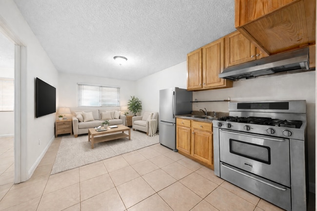 Building Photo - 1337 Douglas St Unit 1339D