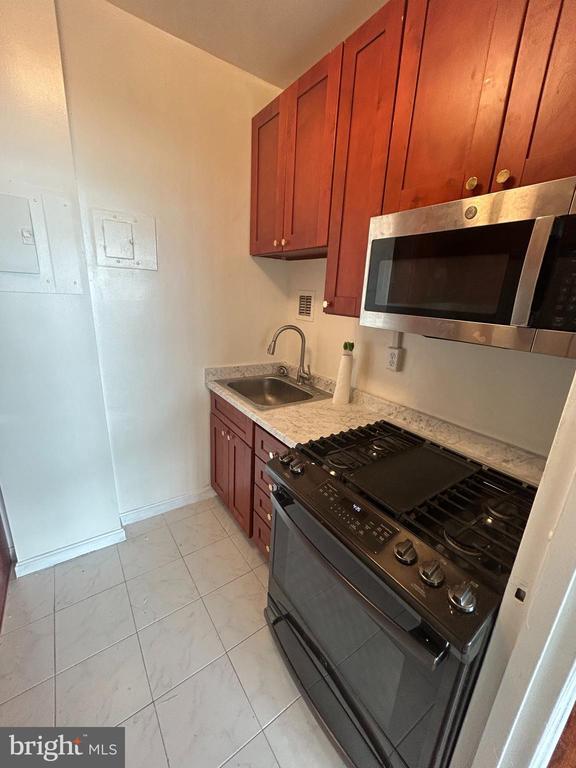 Building Photo - 1121 Arlington Blvd Unit 119 Rental