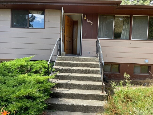 Photo - 1415 NW Deane St