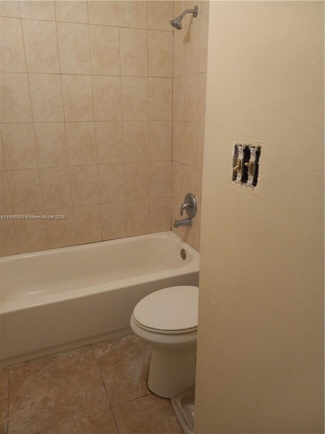 Photo - 2210 SW 81st Ave Unidad 2210