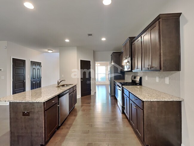 Photo - 1300 Victoria Walk Ln