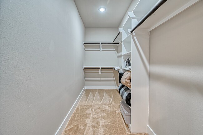 Photo - 882 Fortune St