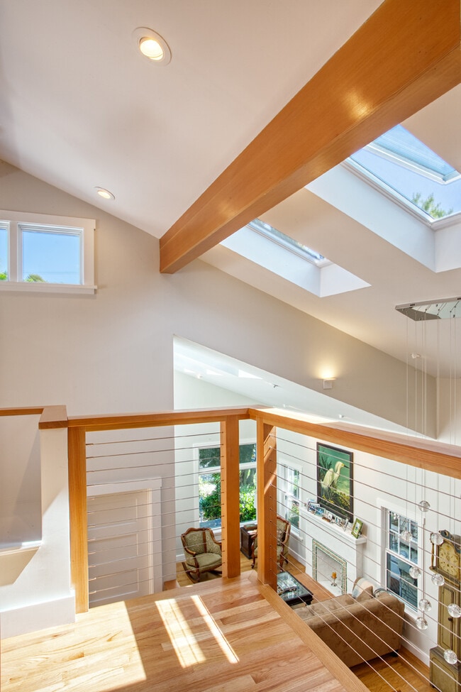 Photo - 419 Vernon St