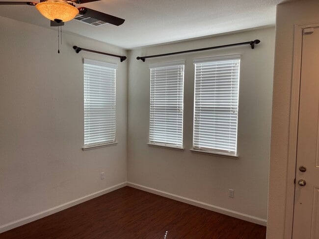 Photo - MODERN NEWER 3 BEDROOM 2 STORY FAIRFIELD *...