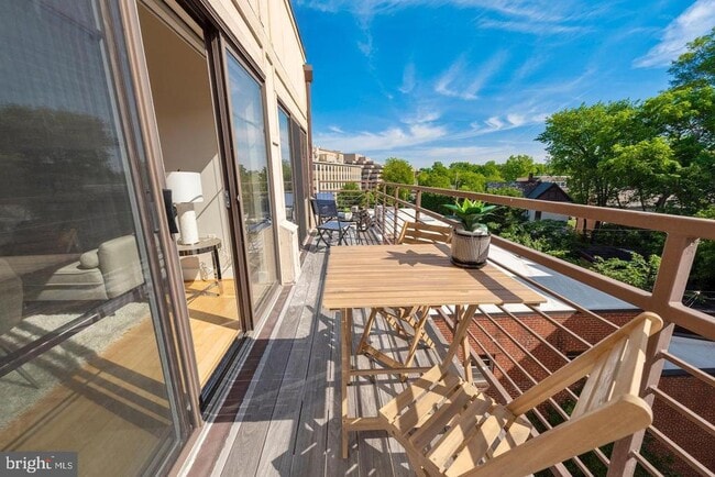 Photo - 5201 Wisconsin Ave NW Unidad 406