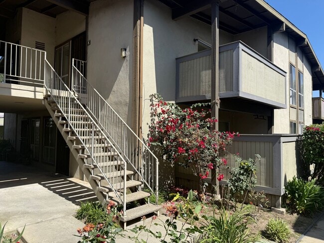 Building Photo - Condo in Mariner's Park - Torrance Unit 820 Coriander Dr  K